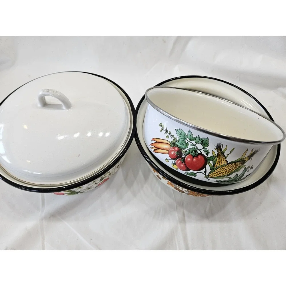 3 Vintage Enamel Metal Mixing Nesting Bowls Kitchen Strawberry Vegetables Fall
